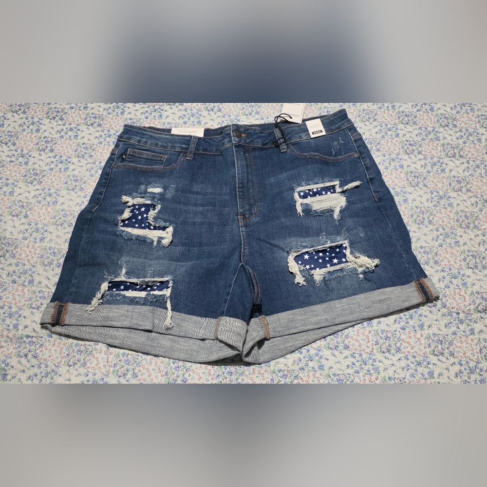 NWT - Judy Blue Size Stars Patch Distressed Shorts